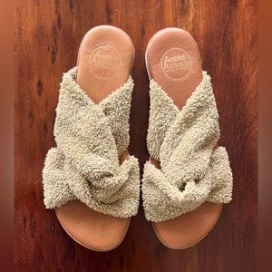 Andre Assous, Women's Tristan Sandals, size 7, BNWOT